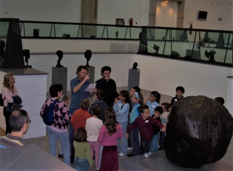 Animación teatral en el Museo Pablo Serrano. Animación teatral en el Museo Pablo Serrano.